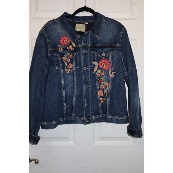 NWOT Gracie Xl embroidered blue jean jacket.